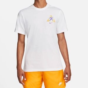 Nike Sportswear Tee Men’s Medium NWT